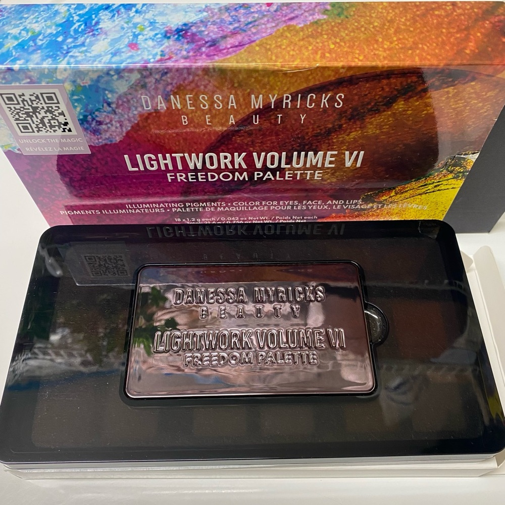Danessa Myricks Lightwork Volume VI Freedom Palette - Picture 3 of 4